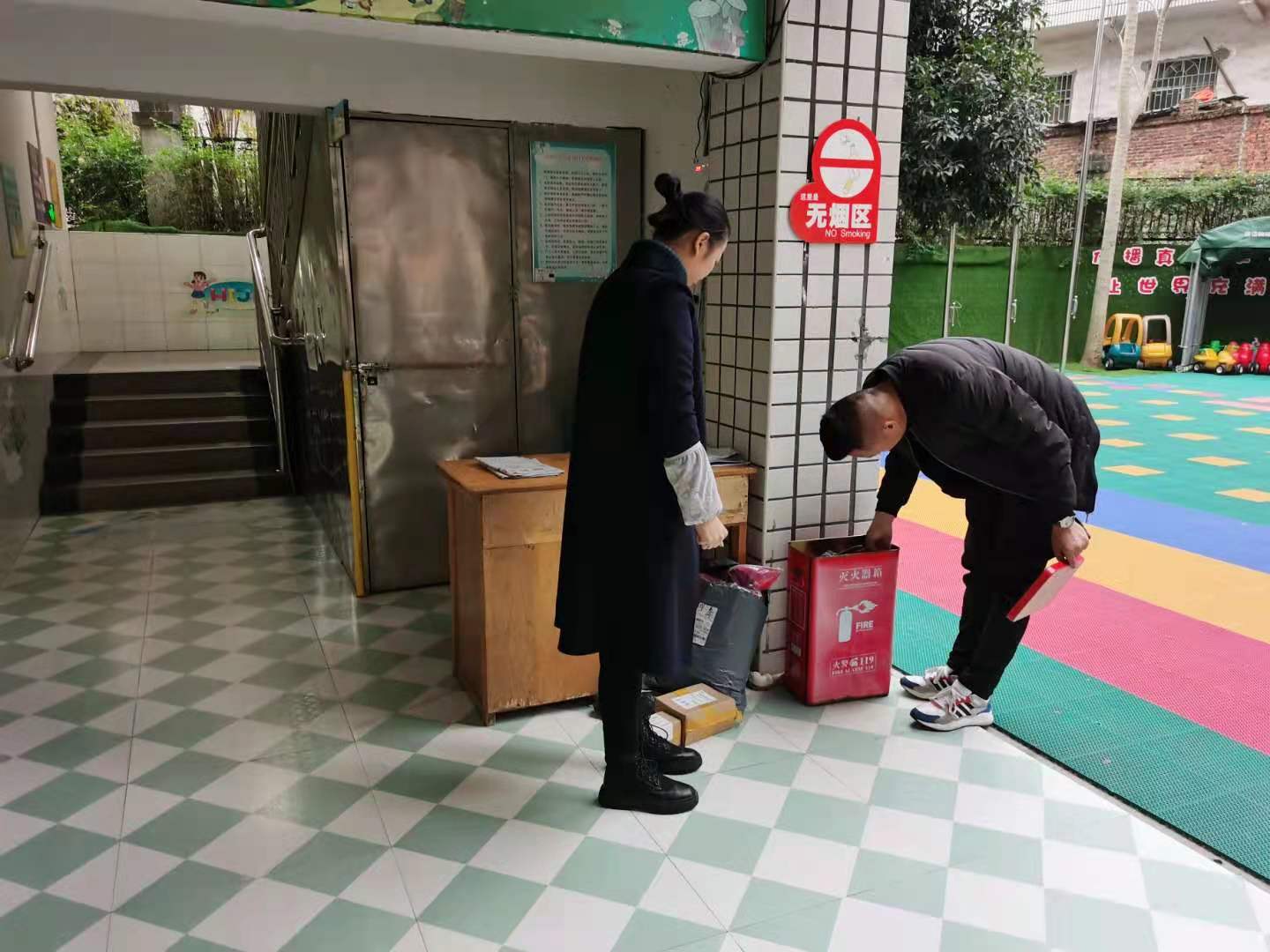 学院路街道开展安全生产大排查行动(图2)
